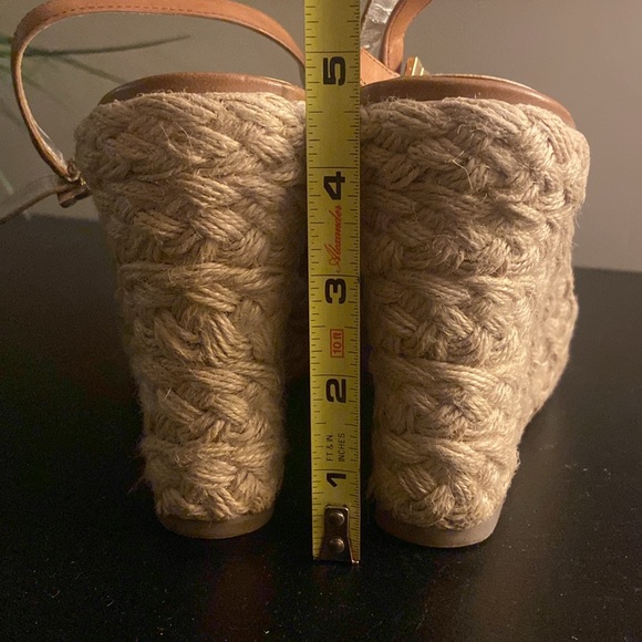 Jessica Simpson Giani tan leather wedge espadrille heel gold buckle size 9.5 - Picture 5 of 12